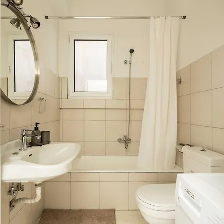 Yestayhomes Two Bedroom Apartment Tsakalof Atene Esterno foto