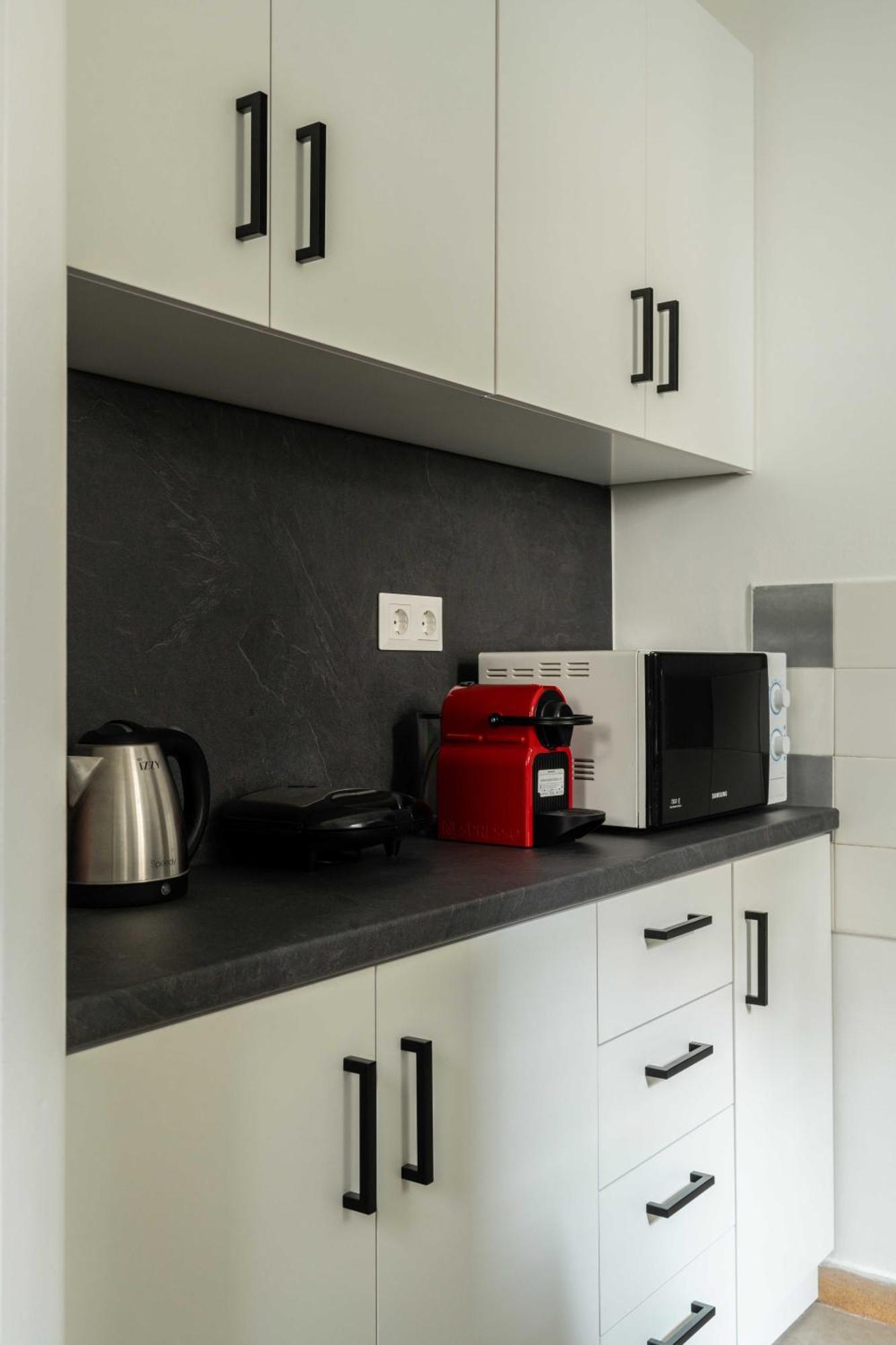 Yestayhomes Two Bedroom Tsakalof Appartement *