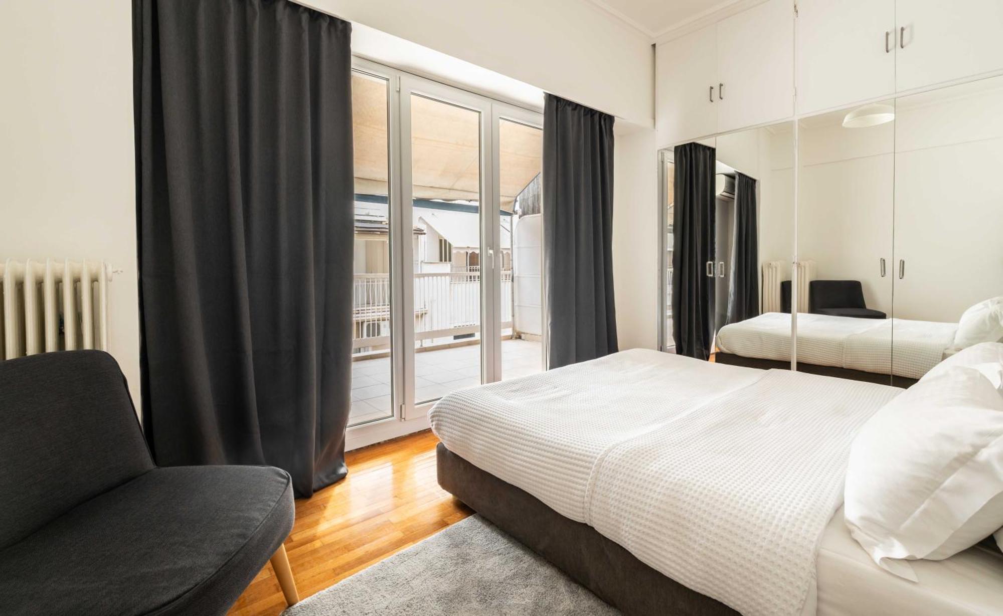 Apartment Yestayhomes Two Bedroom Tsakalof Athens